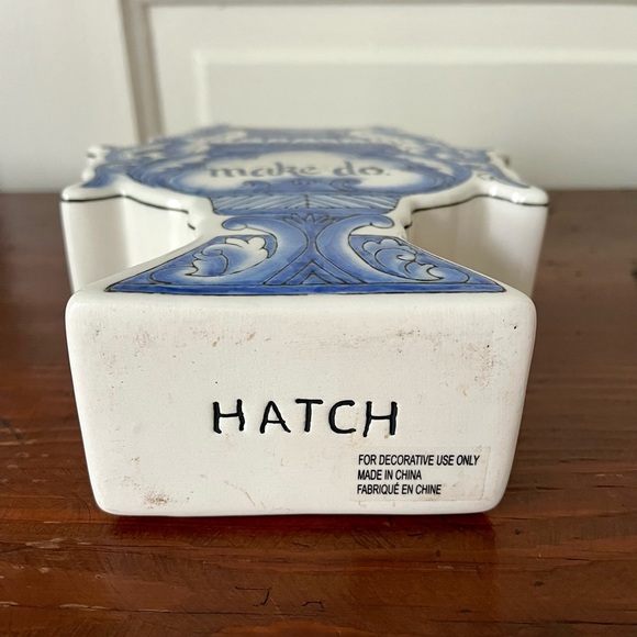 Retired Molly Hatch for Anthropologie “Make Do” Vase Urn Blue and White - Picture 3 of 6